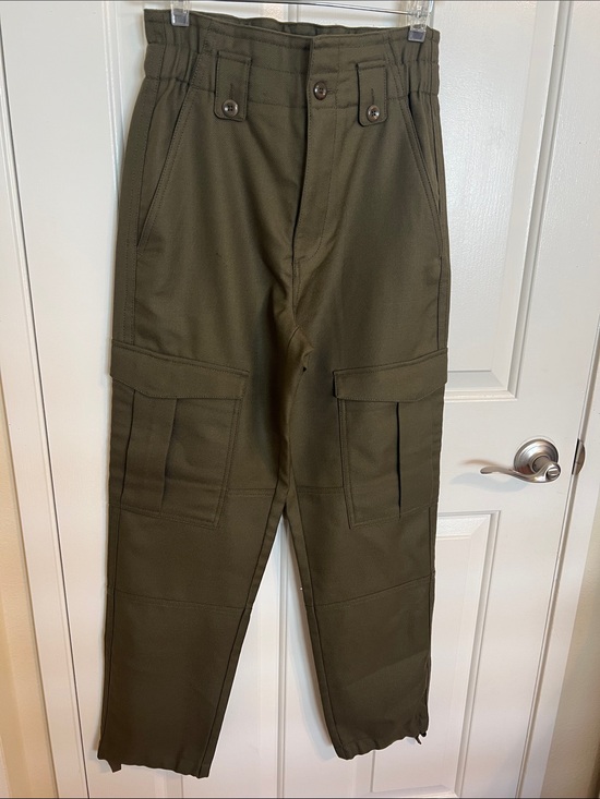 Banana Republic Pants - Banana Republic Olive Cargo Pants - Durable Utility Style